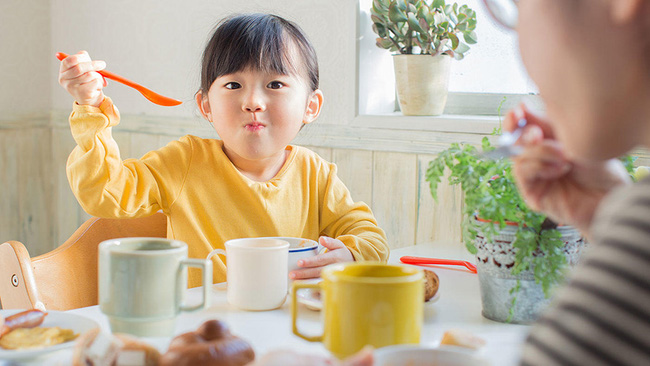 Danh sách các món ăn khiến các trẻ dậy thì sớm, cha mẹ cần loại bỏ ngay khỏi thực đơn của con hàng ngày-4