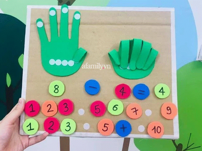 Giảng viên đại học tự chế hàng tá đồ chơi tại nhà giúp con học chữ, học số nhoay nhoáy, ai cũng tấm tắc khen và làm theo vì chi phí siêu rẻ-3