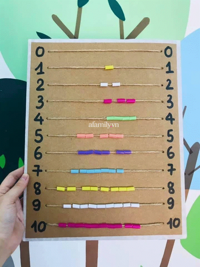 Giảng viên đại học tự chế hàng tá đồ chơi tại nhà giúp con học chữ, học số nhoay nhoáy, ai cũng tấm tắc khen và làm theo vì chi phí siêu rẻ-7