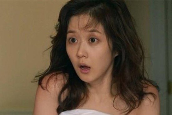 Chồng đòi ngủ riêng 1 tháng, mới được 7 ngày nhớ quá tôi vào nằm cùng để rồi chết sững biết lý do sau lớp áo của anh