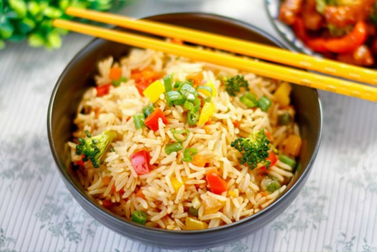 Công thức làm cơm chiên gừng hấp dẫn, lạ miệng