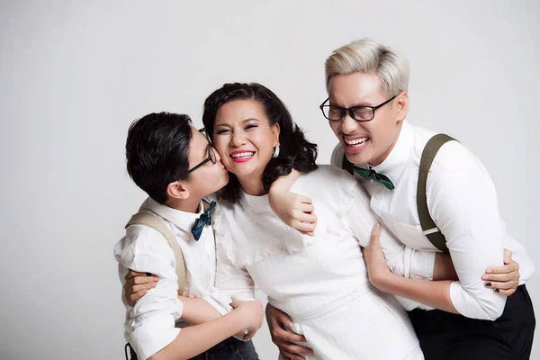 Cuộc sống của Thái Hòa và vợ 2: 11 năm vẫn yêu như thuở ban đầu, dính như sam chốn đông người-6