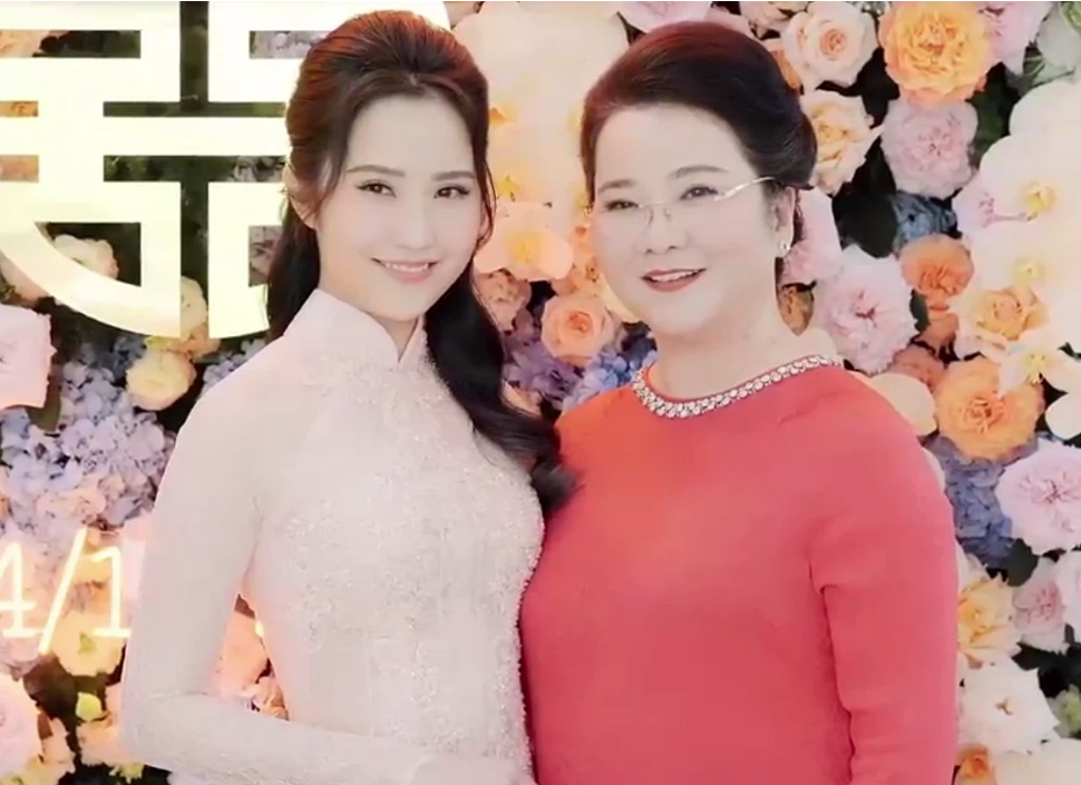 Đọ sắc những bà mẹ đại gia của hội rich kid: Bà trùm hàng hiệu Thủy Tiên sở hữu thần thái đỉnh cao, mẹ Phan Thành bí ẩn nhất Sài thành-2