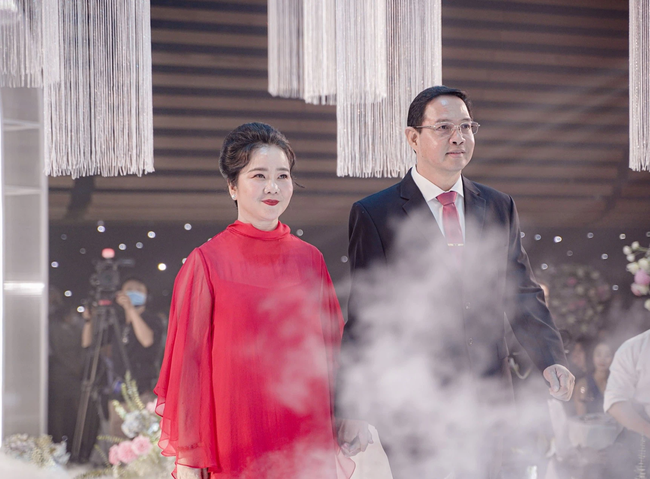 Đọ sắc những bà mẹ đại gia của hội rich kid: Bà trùm hàng hiệu Thủy Tiên sở hữu thần thái đỉnh cao, mẹ Phan Thành bí ẩn nhất Sài thành-3