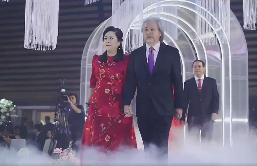 Đọ sắc những bà mẹ đại gia của hội rich kid: Bà trùm hàng hiệu Thủy Tiên sở hữu thần thái đỉnh cao, mẹ Phan Thành bí ẩn nhất Sài thành-27