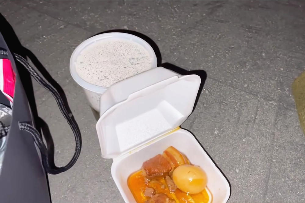 Thúy Nga khóc nghẹn khi thấy ca sĩ Kim Ngân ngủ bụi ở khu giặt ủi-4