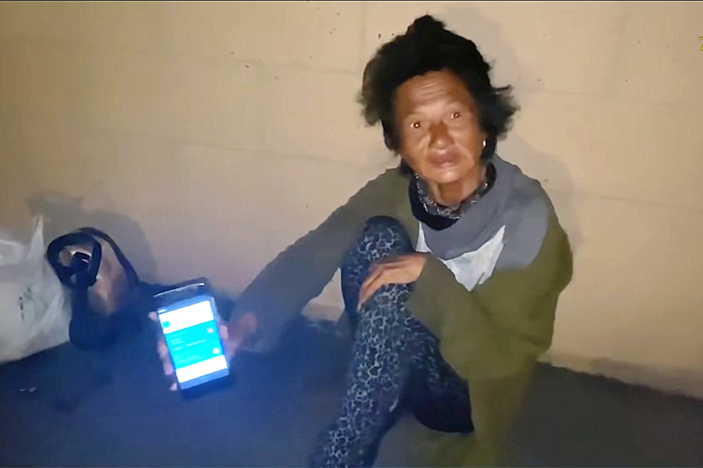 Thúy Nga khóc nghẹn khi thấy ca sĩ Kim Ngân ngủ bụi ở khu giặt ủi-5