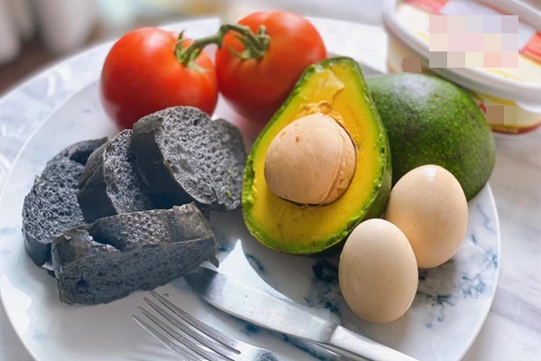 Khám phá bữa sáng vừa đủ chất vừa giữ dáng bao đẹp của hoa hậu Ngọc Hân-1