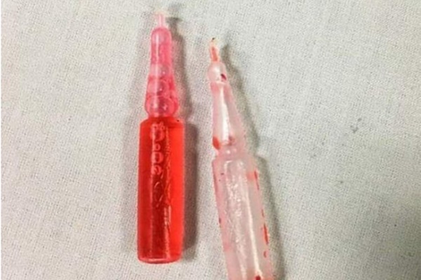 Con đang vui vẻ đi học được 1 tuần bỗng lầm lì, theo dõi camera bà mẹ hối hận vì khiến con phải chịu đựng quá nhiều-4