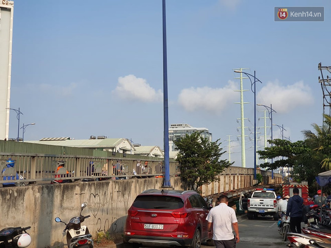 Cháy nhà ở Sài Gòn khiến 6 người trong gia đình tử vong, người thân khóc ngất tại hiện trường-5