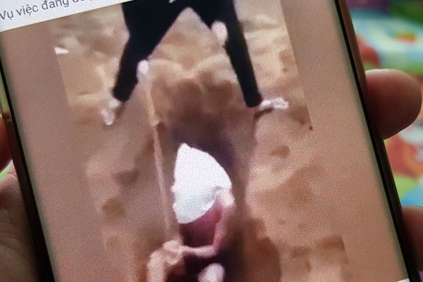 Từ chương trình Ai là triệu phú, dân mạng đào lại được 1 clip cũ của nhóc Bi Béo: Đọc cuốn sách to thế này bảo sao bố Xuân Bắc tự tin dẫn con đi thi-3