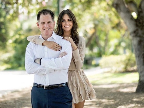 Ái nữ lùi mãi không về vạch đích” của đế chế Dell: Nhan sắc hút hồn, tài sản thừa kế cả tỷ đô và từng quẹt phải trúng luôn CEO Tinder-1