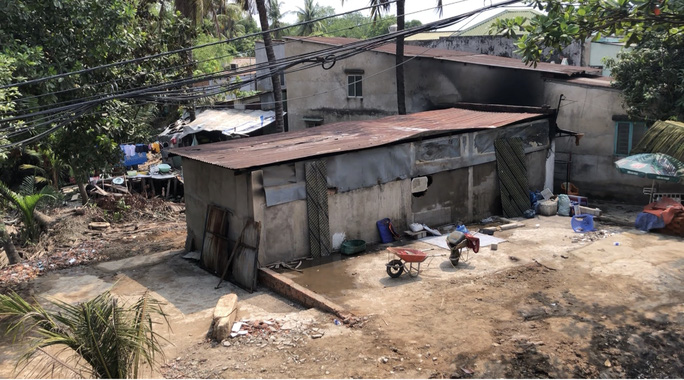 Cận cảnh hiện trường tang thương vụ cháy 6 người chết ở TP Thủ Đức: Căn nhà bốn phía kín mít, 5 xe máy cháy trơ khung bịt kín cửa ra vào-1