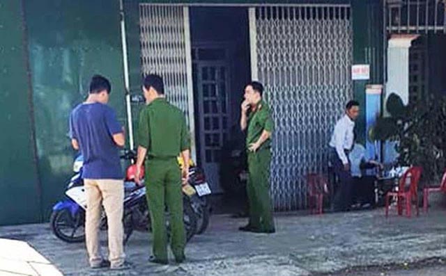 Vợ dựng hiện trường giả mất 500 triệu vì nghi chồng ngoại tình: Đứng không vững khi công an đưa con đi lấy lời khai-1