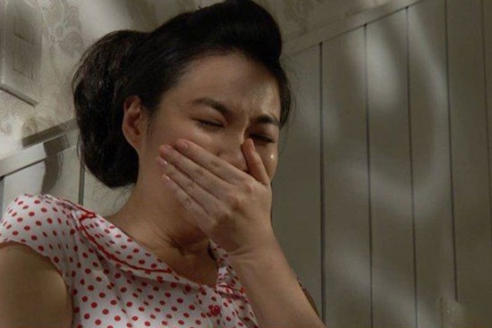 Chồng đi công tác, tôi về thăm cô bạn thân mới sinh con thì chết đứng khi nhìn giếng nước