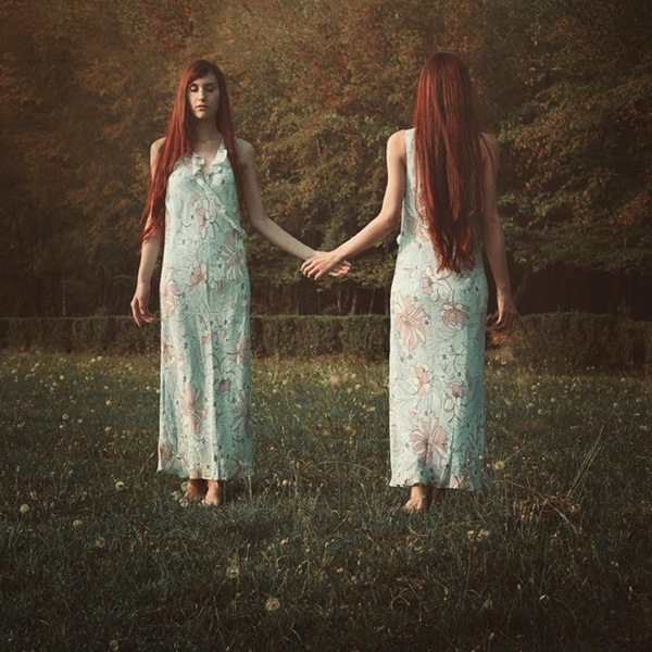 Loạt trải nghiệm song trùng khiến MXH rùng mình: Bị bản sao trong gương dõi theo mỗi tối, mẹ nhìn con trai chằm chằm mà không nói gì-2