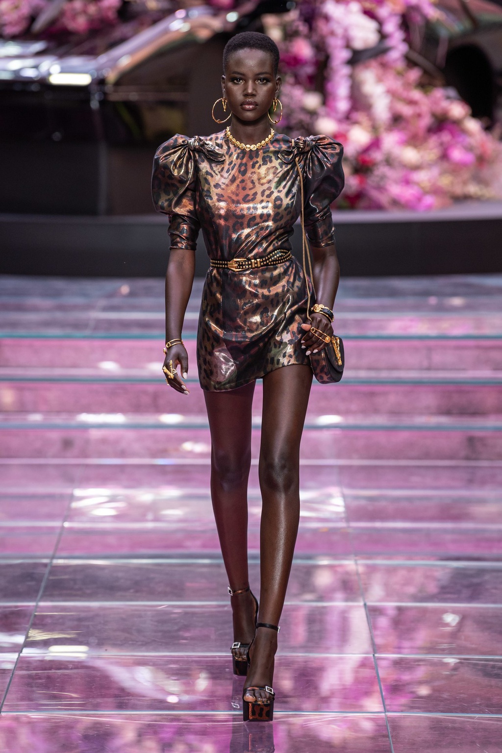 Làng thời trang thế giới chọn vedette theo tiêu chí nào?-3