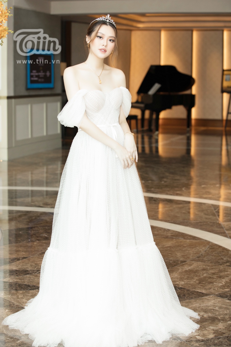 Á hậu Tường San lộ bụng bầu to tại sự kiện-3