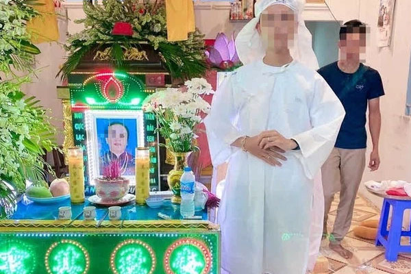 Cây đa hơn 300 tuổi bất ngờ gãy đổ đè 4 học sinh tiểu học bị thương-3