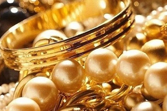 Giá vàng hôm nay 1/4: Bất ngờ tăng mạnh trở lại