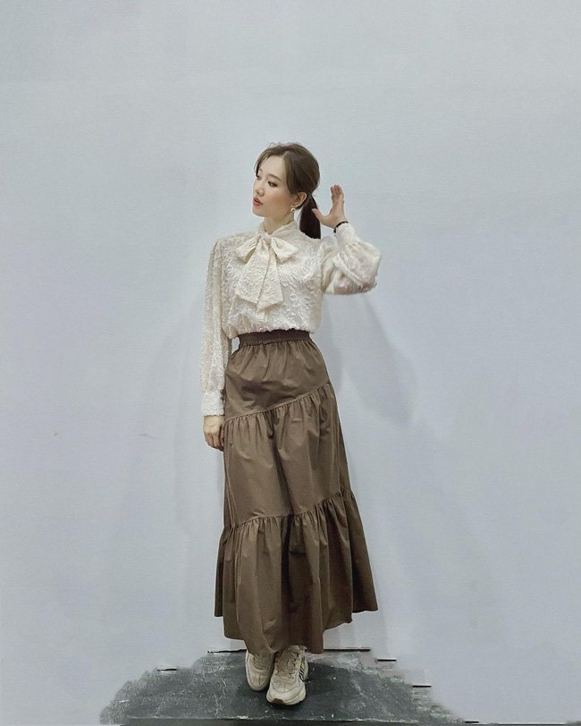 Rút kinh nghiệm từ Hari Won để không chọn giày dép phá game cả set đồ đẹp-1