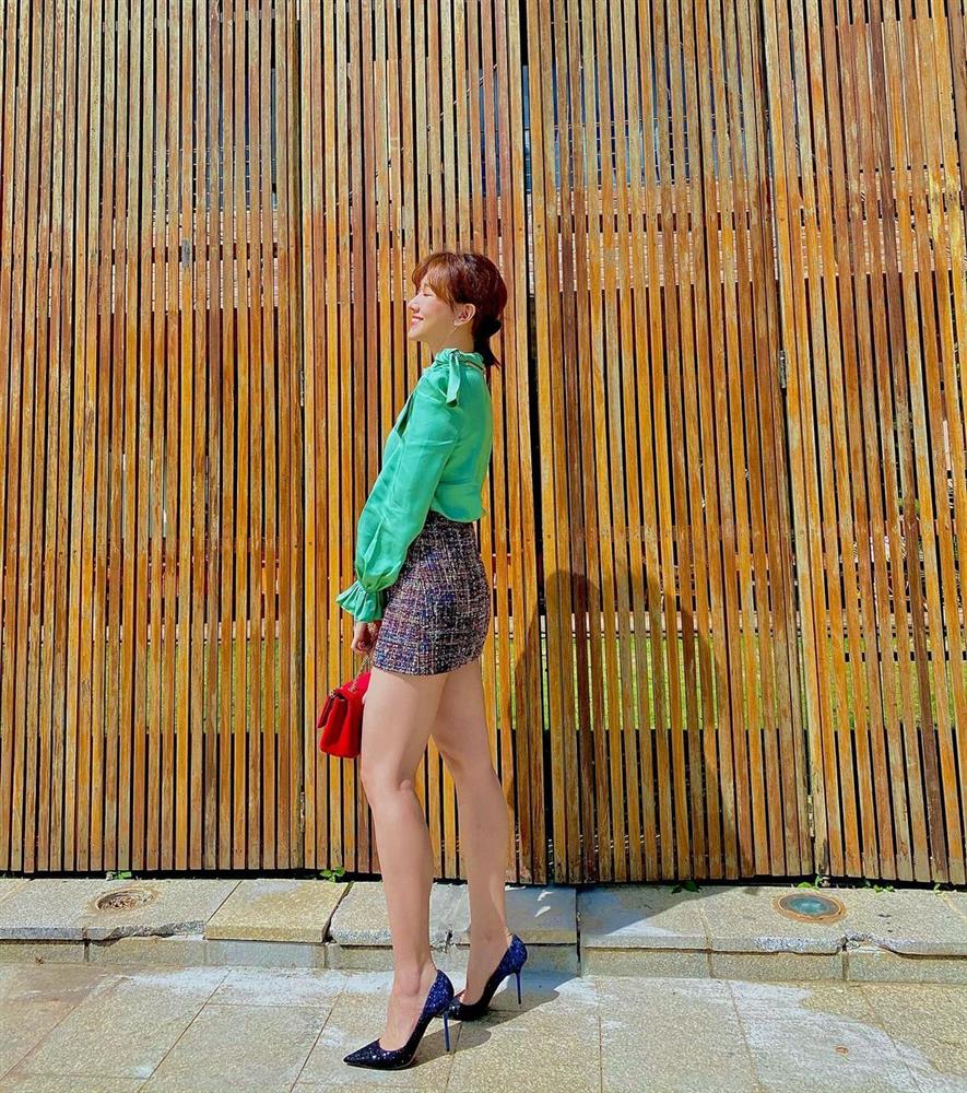 Rút kinh nghiệm từ Hari Won để không chọn giày dép phá game cả set đồ đẹp-7