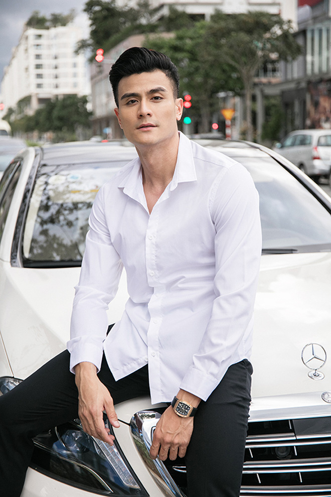 Lý Nhã Kỳ đăng ảnh chụp tình tứ cùng trai trẻ trông giống Vĩnh Thuỵ và Mạc Trung Kiên, Cá tháng Tư ai không tin thì thôi-11