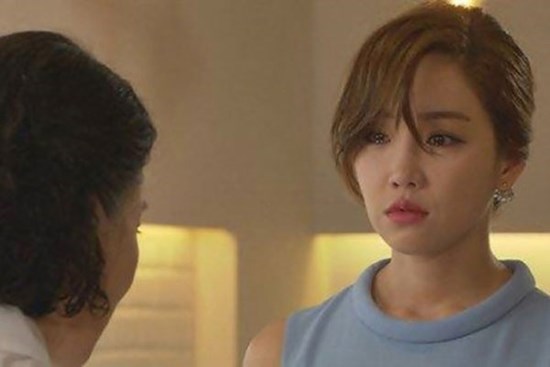 Thấy hành động mờ ám của mẹ chồng khi ra khỏi nhà, tôi đã bám theo và phát hiện sự thật quá đỗi phũ phàng