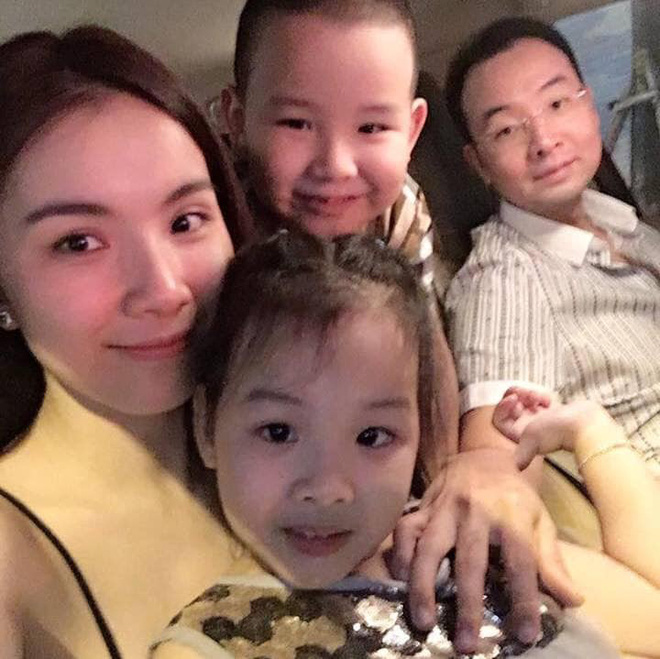 Hoa hậu Hoàn vũ Việt Nam đầu tiên, lấy chồng tiến sĩ giờ ra sao?-5