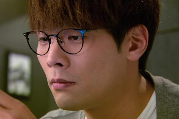 Ngày Cá tháng Tư, cô nàng tìm ảnh que thử thai 2 vạch để up status nhưng lại lấy nhầm... que test HIV dương tính-2