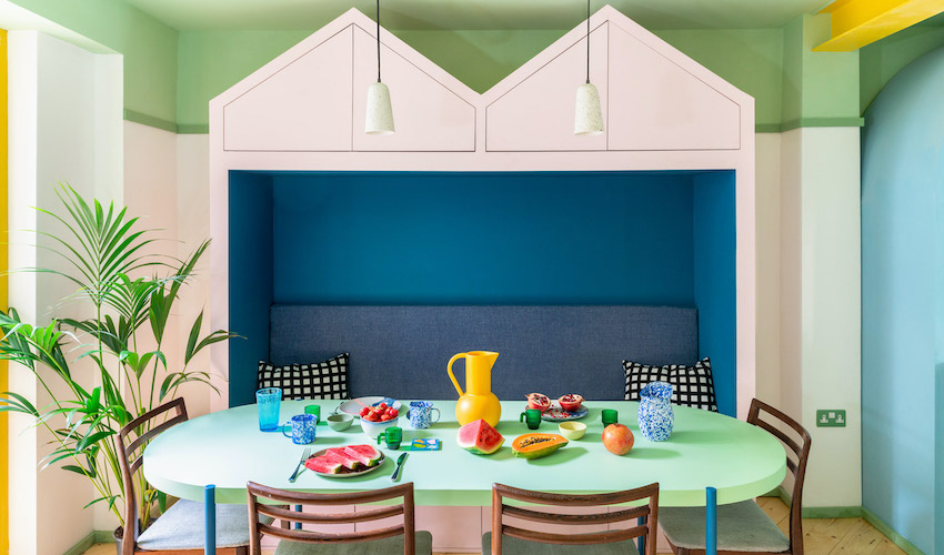 Ngôi nhà của người làm trong ngành thời trang trông sẽ như thế nào? Căn hộ hình học 17 màu chủ đạo sẽ khiến bạn phải choáng ngợp-1