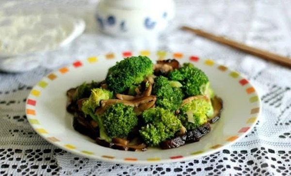 Hóa ra 6 loại rau củ rẻ bèo này lại bổ máu, giàu sắt hơn cả thịt bò: Phụ nữ ăn đều đặn sẽ chống được nhiều tai biến nguy hiểm-5