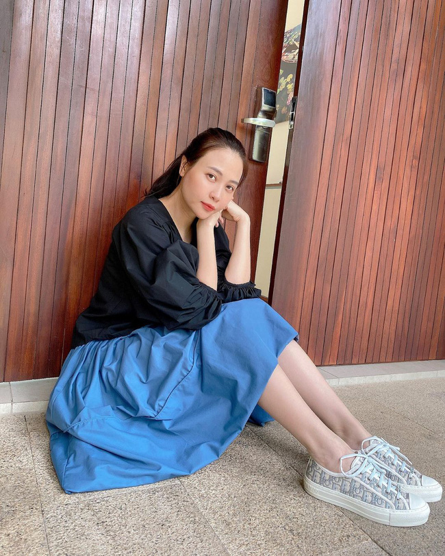 Đàm Thu Trang lên đồ đơn giản mà ngày càng trẻ trung và thời thượng, đôi khi còn xịn như gái Hàn-1