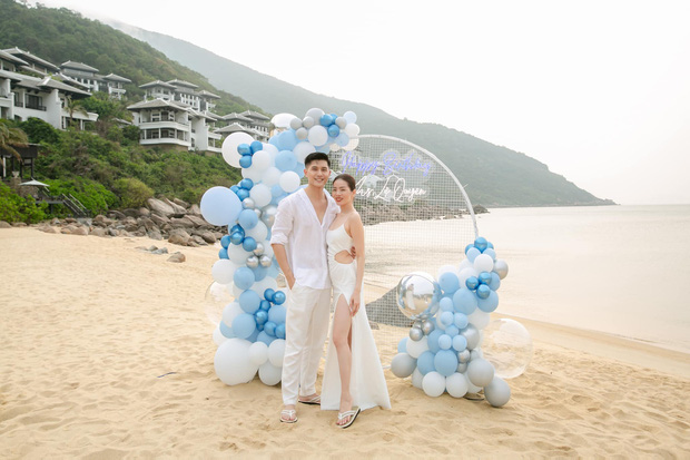 Lệ Quyên đón sinh nhật lãng mạn như lễ cưới, vỡ oà nhắn nhủ lời đặc biệt đến bạn trai kém 12 tuổi Lâm Bảo Châu-1