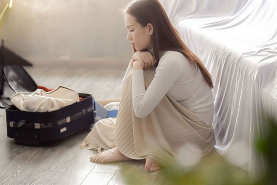 Đêm tân hôn, chồng thẹn thùng thông báo một việc làm tôi 