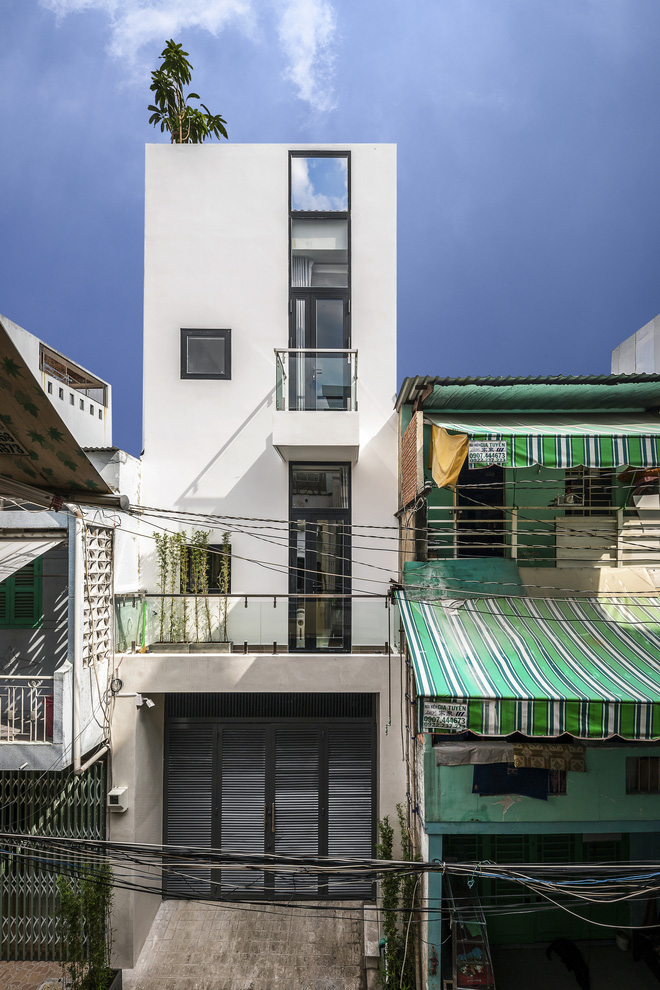 Vợ chồng trẻ xây nhà 2,2 tỷ nổi nhất ngõ, dành hẳn một nửa diện tích cho chi tiết độc đáo này-1