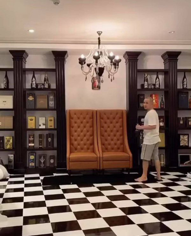 Bên trong biệt thự 2 mặt tiền của anh trai Bảo Thy: Tiện nghi như khách sạn, rộng đến mức đạp xe được trong nhà-5