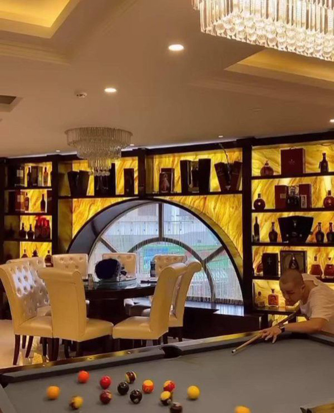 Bên trong biệt thự 2 mặt tiền của anh trai Bảo Thy: Tiện nghi như khách sạn, rộng đến mức đạp xe được trong nhà-8