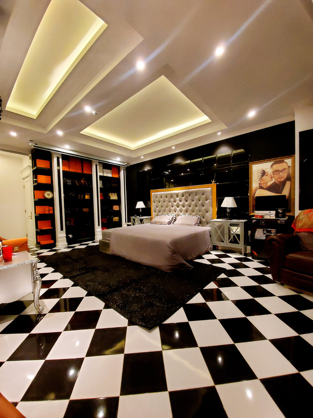 Bên trong biệt thự 2 mặt tiền của anh trai Bảo Thy: Tiện nghi như khách sạn, rộng đến mức đạp xe được trong nhà-9