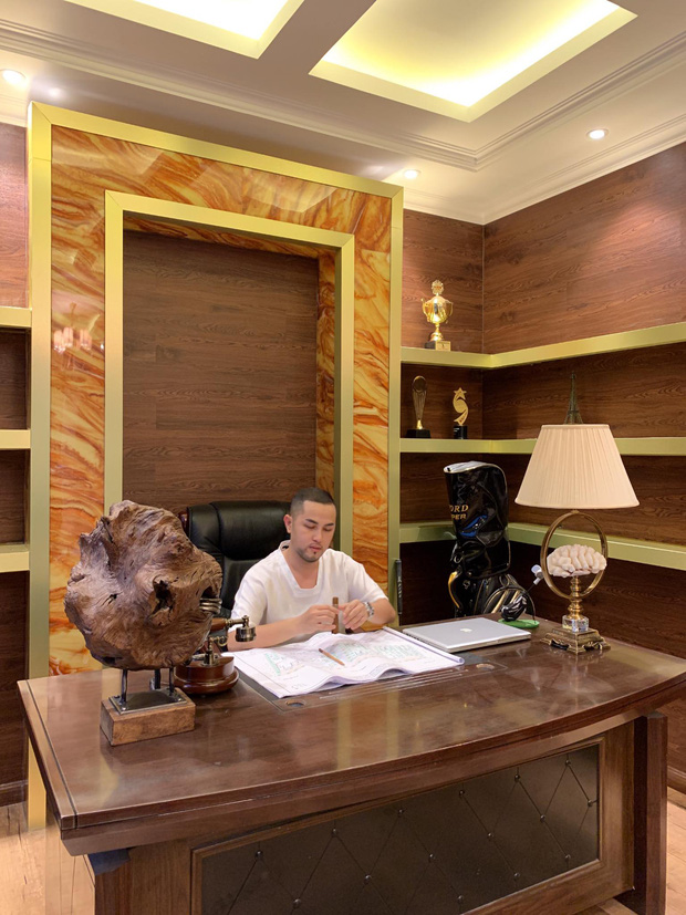 Bên trong biệt thự 2 mặt tiền của anh trai Bảo Thy: Tiện nghi như khách sạn, rộng đến mức đạp xe được trong nhà-10