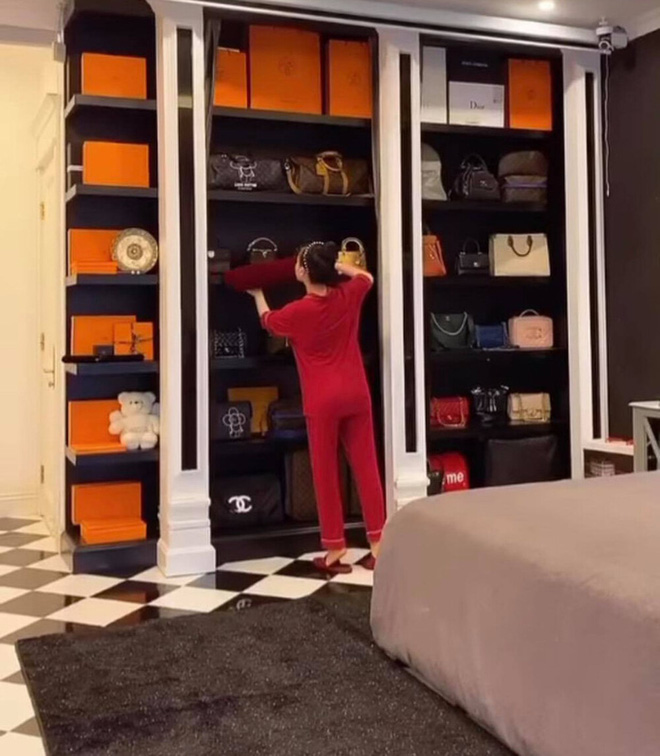 Bên trong biệt thự 2 mặt tiền của anh trai Bảo Thy: Tiện nghi như khách sạn, rộng đến mức đạp xe được trong nhà-11