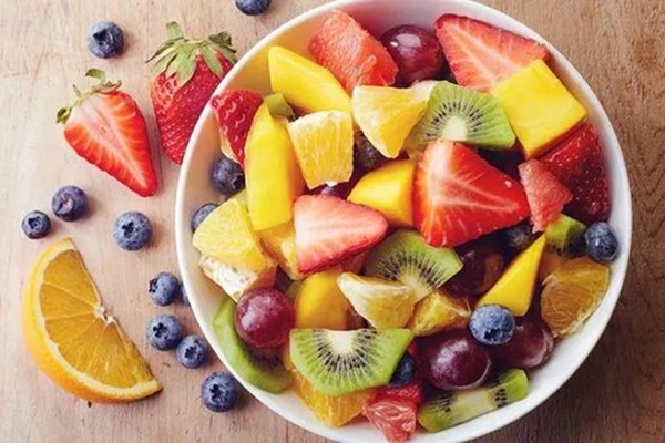 4 điều cấm kỵ khi ăn trái cây mà nhiều người mắc làm tăng gánh nặng cho đường tiêu hóa, gây hại sức khỏe-2
