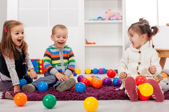 Những bộ quần áo dù đẹp đến đâu cũng không nên mua, bởi chúng có thể khiến con bạn bị thương, trở thành sát thủ giết người thầm lặng.