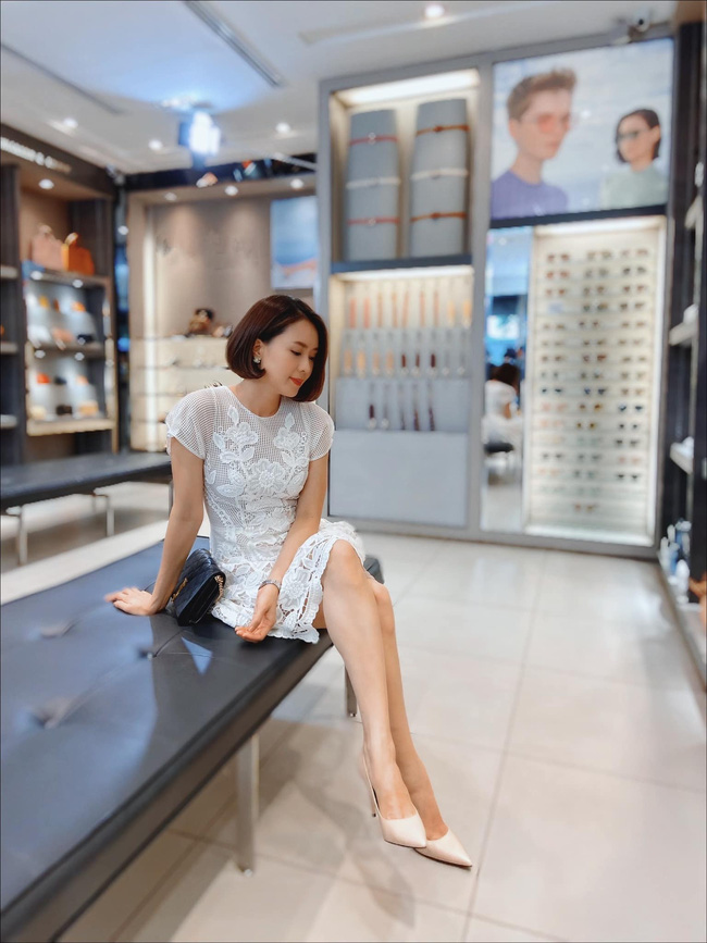 Hồng Diễm cực kỳ chăm diện váy điệu đà, ngắm sương sương cũng học được 10 set trẻ xinh tuyệt vời-5