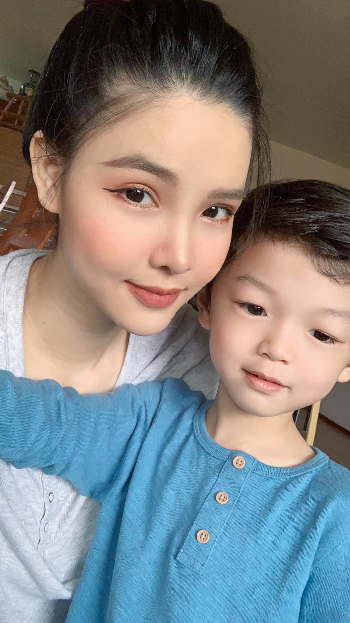 Mặt đầy mụn vì thức khuya chăm con, nhưng sau 4 tháng bà xã Mạc Hồng Quân khoe làn da đẹp không tì vết, tiết lộ bí quyết chăm bé thứ 2 bụ bẫm như búp bê-8