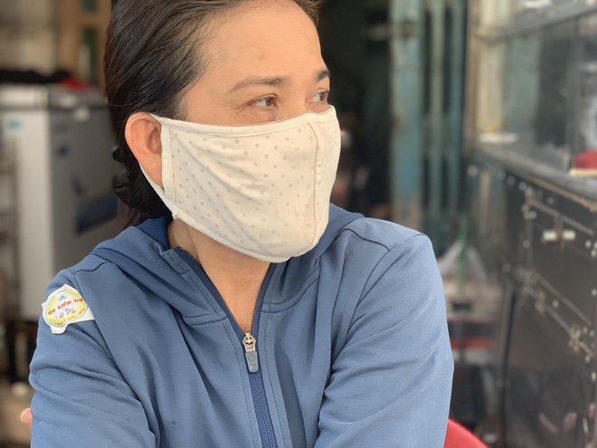 Mẹ của thiếu niên bị bảo vệ dân phố đánh: Nếu phạm tội thì có luật pháp xử lý, quyền gì mà đánh đập con trai tôi...-1