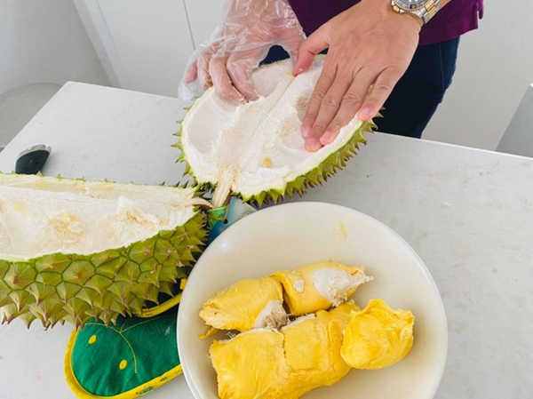 Thuỷ Tiên dở khóc dở cười khi Công Vinh tặng quà khủng” cuối tuần, hết Cá tháng 4 rồi mà vẫn nhận cái kết buồn-2