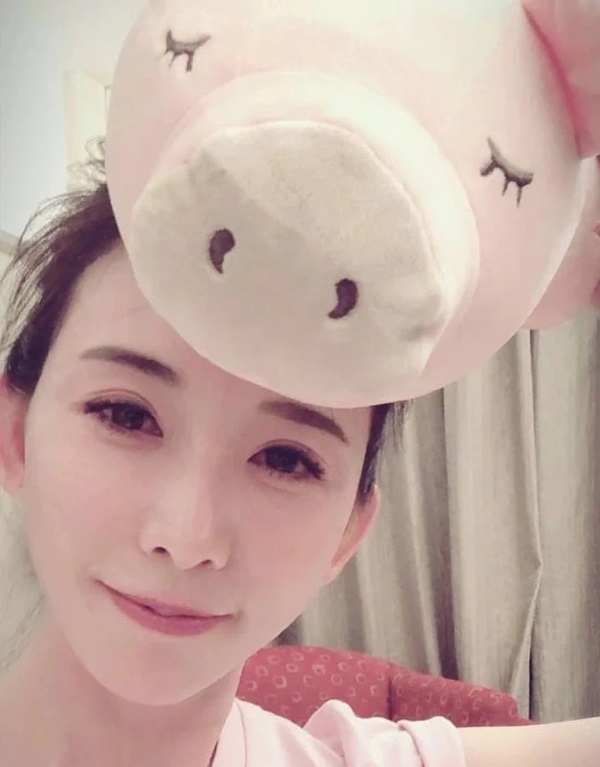 Đã U50 nhưng Lâm Chí Linh vẫn trẻ trung nhờ 5 tips làm đẹp: Đáng nói nhất là việc cạch mặt điều hòa-5