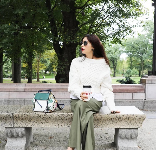 Đã U50 nhưng Lâm Chí Linh vẫn trẻ trung nhờ 5 tips làm đẹp: Đáng nói nhất là việc cạch mặt điều hòa-6