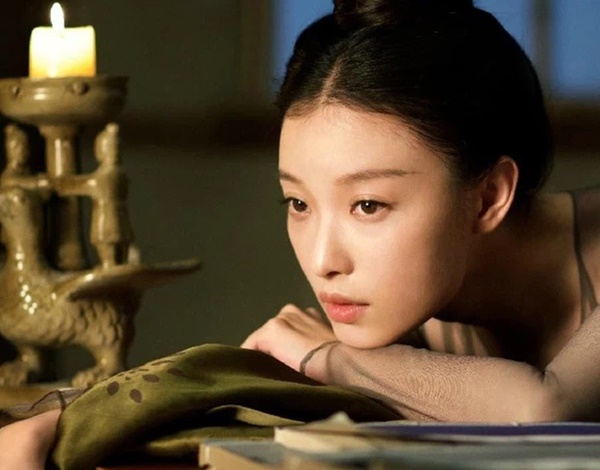 Nữ nhân này được độc sủng hậu cung, đem vinh hoa về cho mẫu tộc, nhưng cuối đời lại từ chối gặp mặt Hoàng đế vì lý do xót lòng-3